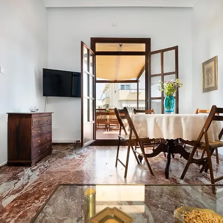 Clio Townhouse *