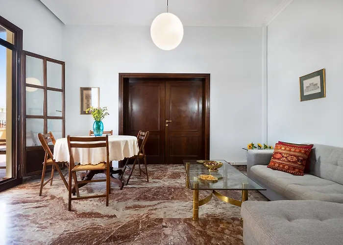 Апартаменты Clio Townhouse *